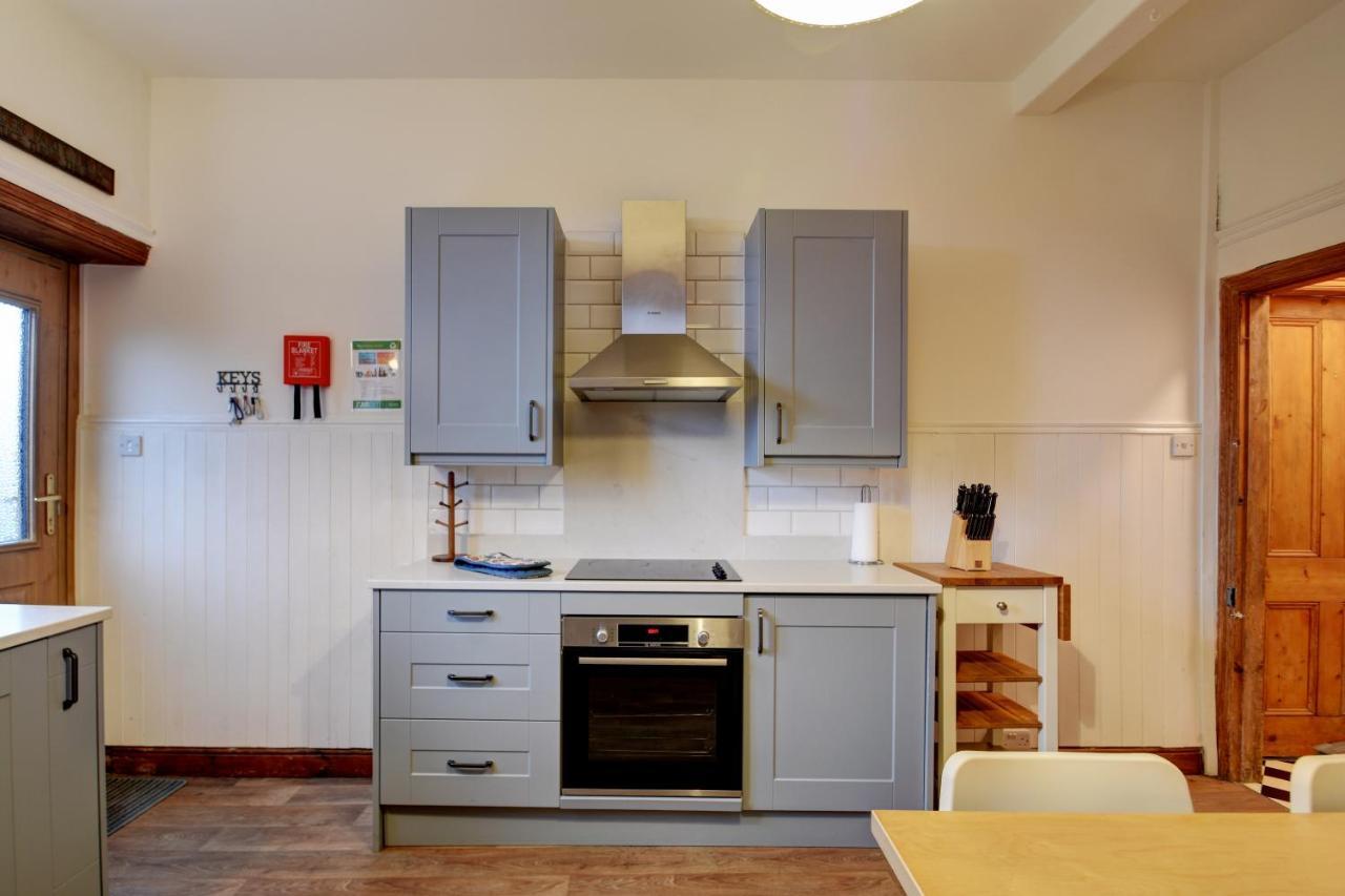 Spacious Victorian Townhouse Near Hcc With Off Street Parking Harrogate Zewnętrze zdjęcie